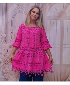 Къса дантелена рокля на едро